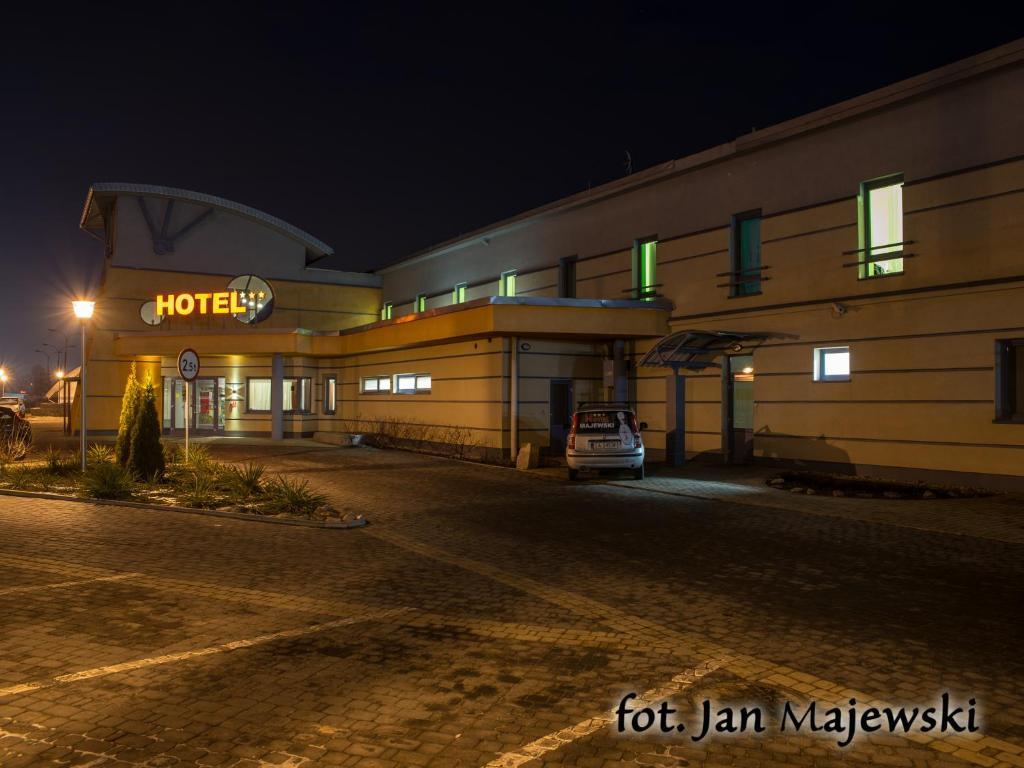 Majewski Hotel & Spa Malbork Exteriör bild